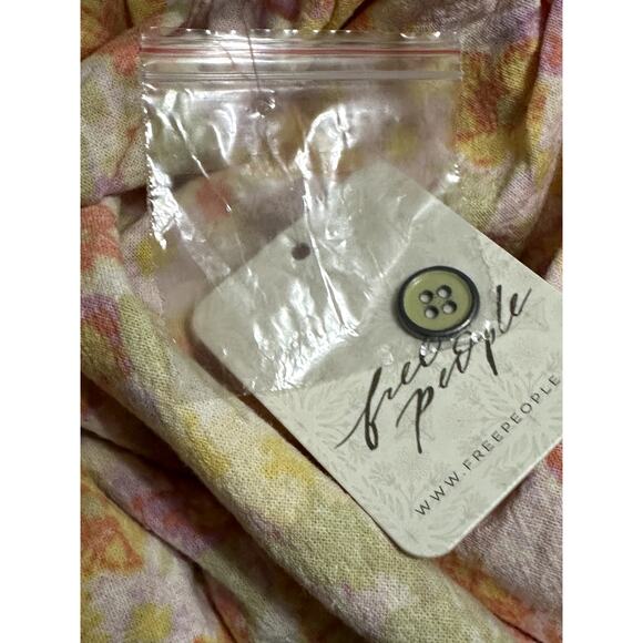 Free People Smocked Crop Top Off Shoulder Floral Button Front Multicolor W S NWT - Picture 9 of 11